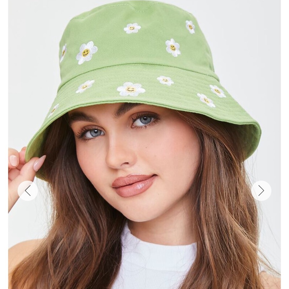 Bucket hat